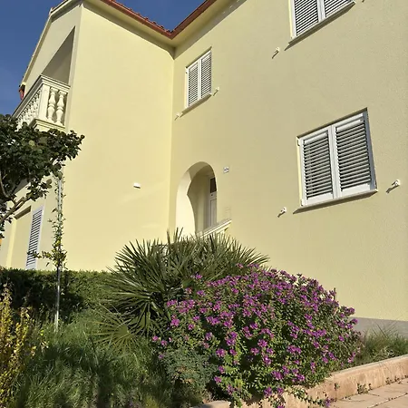 Apartman Apartments4you *